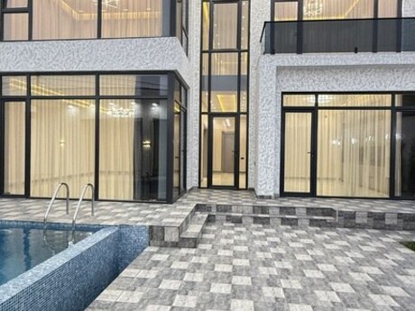 5 otaqlı həyət evi/bağ evi - Mərdəkan q. - 280 m²