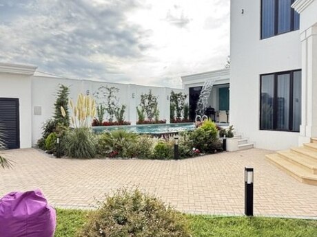 5 otaqlı həyət evi/bağ evi - Mərdəkan q. - 220 m²