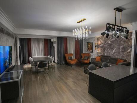 4 otaqlı yeni tikili - İçəri Şəhər m. - 155 m²