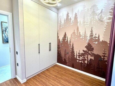 4-комн. новостройка - м. 28 мая - 100 м²