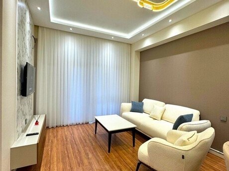 4-комн. новостройка - м. 28 мая - 100 м²