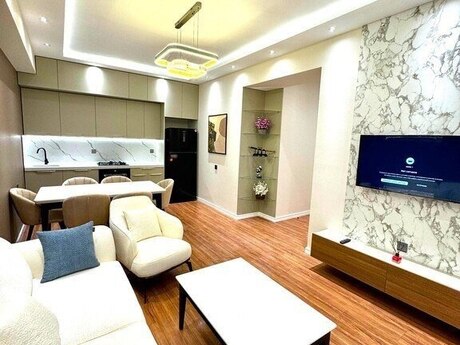 4-комн. новостройка - м. 28 мая - 100 м²