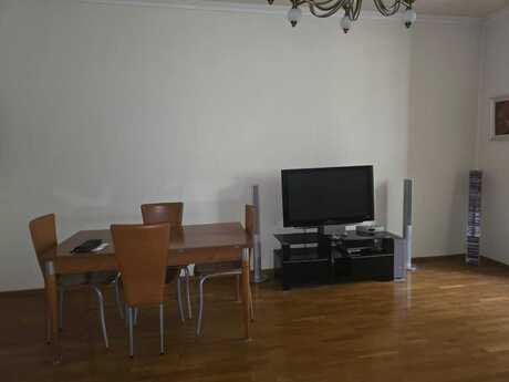 4 otaqlı köhnə tikili - Sahil m. - 109 m²