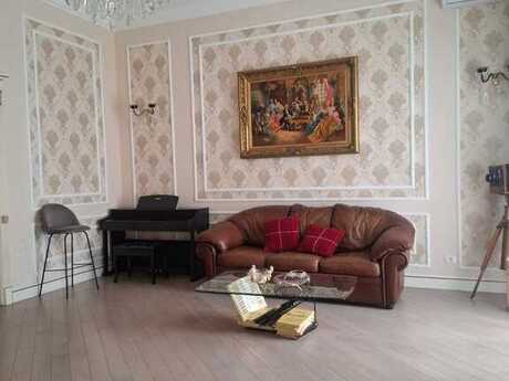 3 otaqlı köhnə tikili - 28 May m. - 150 m²