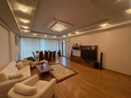 Kirayə 4 otaqlı mənzil, 215 m², Şah İsmayıl Xətai: 2 000 ₼/ay 2