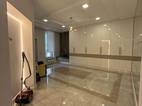 8 otaqlı həyət evi/bağ evi - Xırdalan - 550 m²