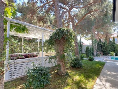 5 otaqlı həyət evi/bağ evi - Mərdəkan q. - 300 m²