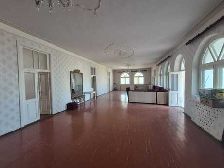 10 otaqlı həyət evi/bağ evi - Buzovna q. - 350 m²