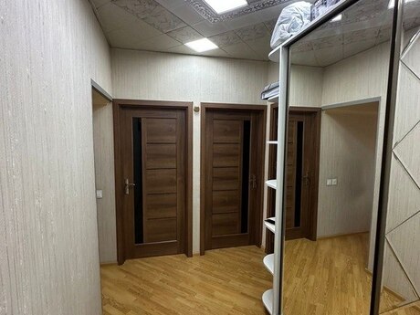 3 otaqlı köhnə tikili - Yeni Günəşli q. - 76 m²