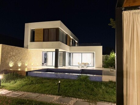 4 otaqlı həyət evi/bağ evi - Mərdəkan q. - 450 m²