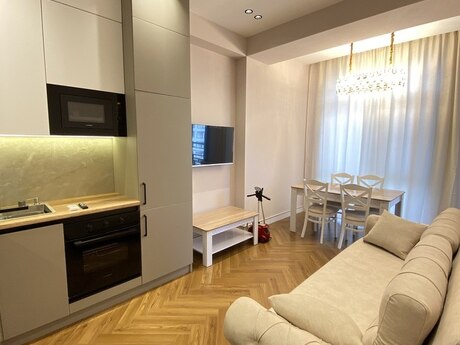 Аренда: 2-комнатная квартира, 60 м², 8 Noyabr: 1 000 ₼/мес 2