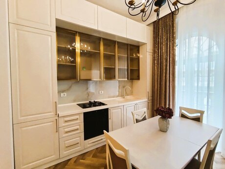 3-комнатная квартира, 120 м², 28 May: 380 000 ₼ 4