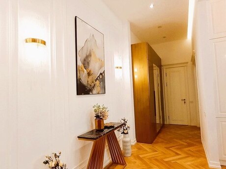 Elan №5354280 - Bakı, 28 May m., 3 otaqlı, 120 m², 10/18 mərtəbə