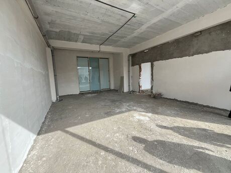 Obyekt - İnşaatçılar m. - 810 m²