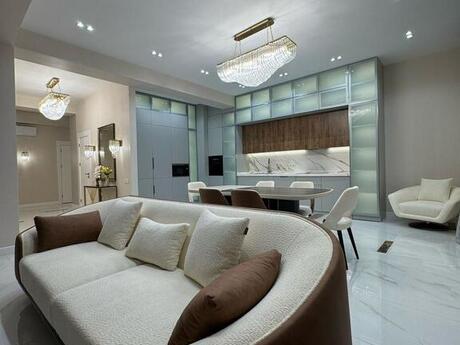 Объявление №5354355 - Баку, пос. Аг шехер, 3-комн., 125 м², 3/7 этаж