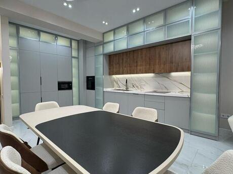 3 otaqlı yeni tikili - Ağ şəhər q. - 125 m²