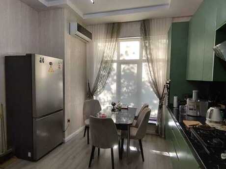 4 otaqlı həyət evi/bağ evi - Nəsimi m. - 280 m²