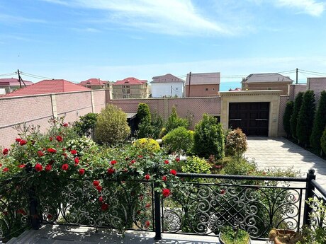 7 otaqlı həyət evi/bağ evi - Badamdar q. - 700 m²