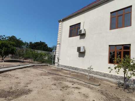 5 otaqlı həyət evi/bağ evi - Buzovna q. - 320 m²