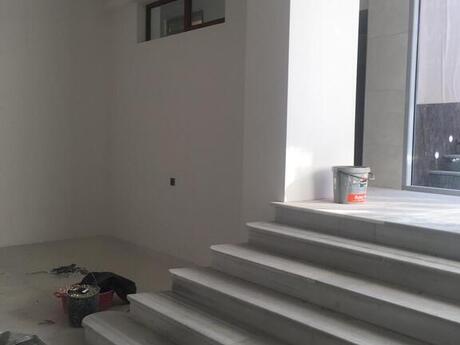 Obyekt - Nizami m. - 460 m²