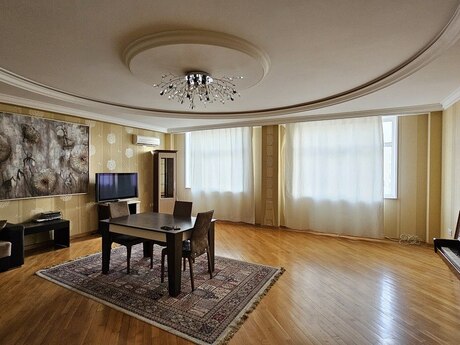 3 otaqlı yeni tikili - Nizami m. - 160 m²
