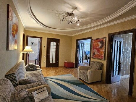 3 otaqlı yeni tikili - Nizami m. - 160 m²