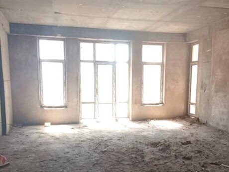 3-комн. новостройка - м. 28 мая - 200 м²