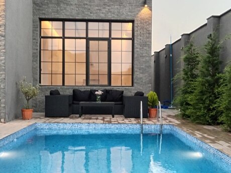 7 otaqlı həyət evi/bağ evi - Şüvəlan q. - 300 m²