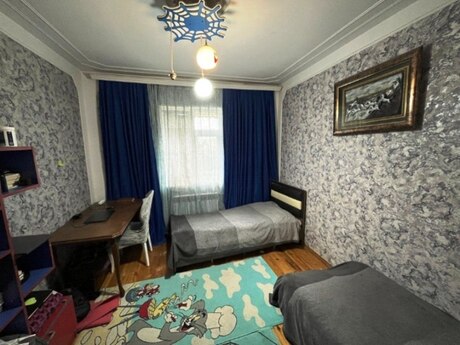 3 otaqlı köhnə tikili - Xalqlar Dostluğu m. - 70 m²