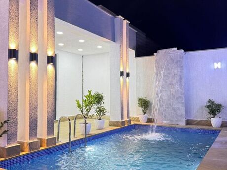 4 otaqlı həyət evi/bağ evi - Şüvəlan q. - 150 m²