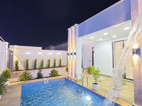 4 otaqlı həyət evi/bağ evi - Şüvəlan q. - 150 m²