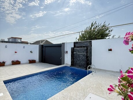 4 otaqlı həyət evi/bağ evi - Mərdəkan q. - 135 m²