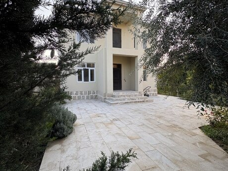 4 otaqlı həyət evi/bağ evi - Buzovna q. - 190 m²