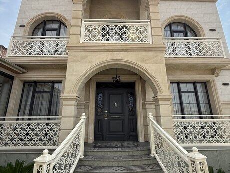 6 otaqlı həyət evi/bağ evi - Badamdar q. - 450 m²