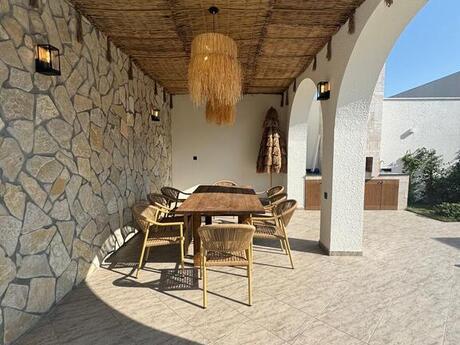 4 otaqlı həyət evi/bağ evi - Mərdəkan q. - 200 m²