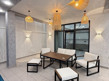 4 otaqlı həyət evi/bağ evi - Şüvəlan q. - 155 m²