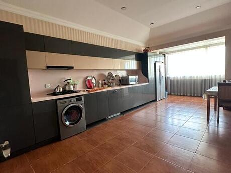 4 otaqlı yeni tikili - Nəsimi r. - 240 m²