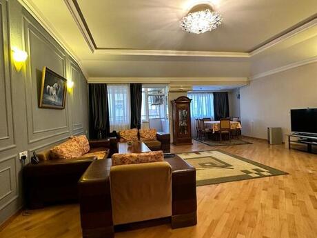 Объявление №5366591 - Баку, Насиминский  р., 4-комн., 240 м², 13/13 этаж