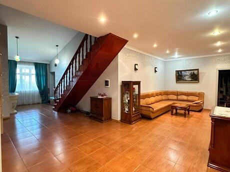 4 otaqlı yeni tikili - Nəsimi r. - 240 m²
