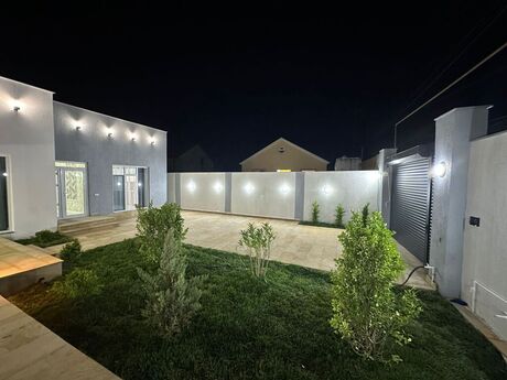 4 otaqlı həyət evi/bağ evi - Şüvəlan q. - 160 m²