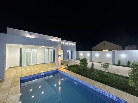 4 otaqlı həyət evi/bağ evi - Şüvəlan q. - 160 m²