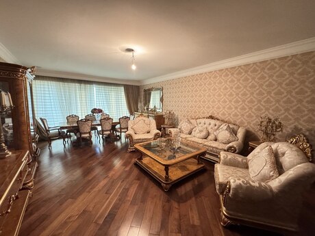 3-комн. новостройка - м. Шах Исмаил Хатаи - 215 м²