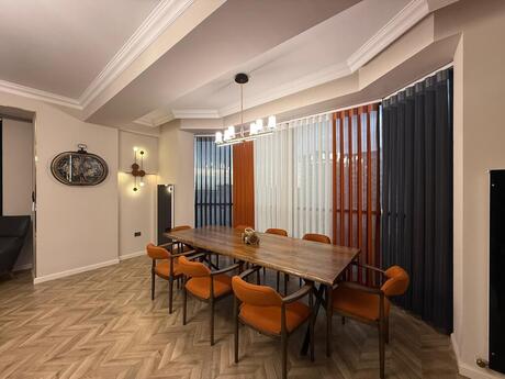 3 otaqlı yeni tikili - 8 Noyabr m. - 150 m²