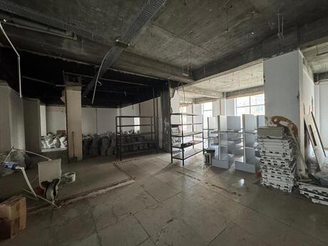 Obyekt - İnşaatçılar m. - 300 m²
