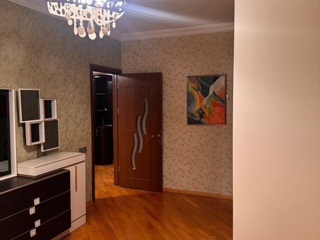 3 otaqlı köhnə tikili - Azadlıq Prospekti m. - 85 m²