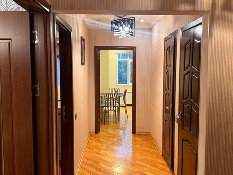 3 otaqlı köhnə tikili - Azadlıq Prospekti m. - 85 m²