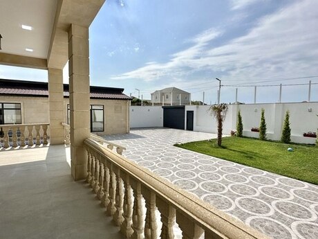 5 otaqlı həyət evi/bağ evi - Şüvəlan q. - 260 m²