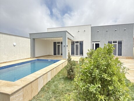 4 otaqlı həyət evi/bağ evi - Şüvəlan q. - 160 m²