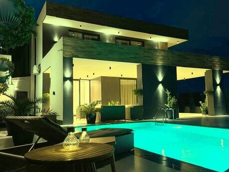 6-комн. дом/дача - пос. Новханы - 300 м²