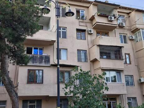 4 otaqlı köhnə tikili - Elmlər Akademiyası m. - 70 m²